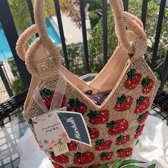 🔥 Viral Made in India Strawberry Beaded Bag - Picture 5 of 8